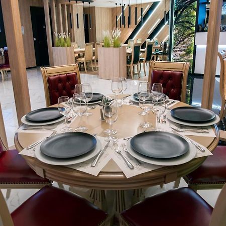 Family Hotel Business Club Šumen Exteriér fotografie